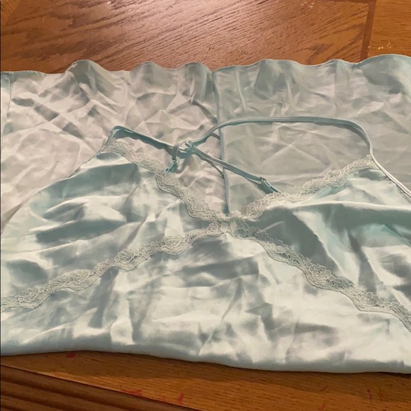 Victoria’s Secret Robe and Night Gown - Picture 1 of 5